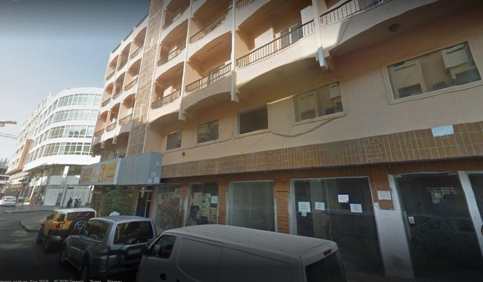 Deira Partition Room Дубай Экстерьер фото